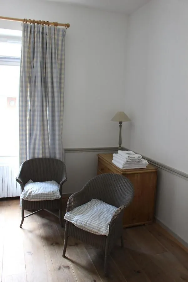 Bed and Breakfast Les Mouettes Сен-Сюльяк 0*,  Франция